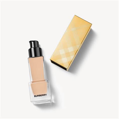 burberry kuminous glow foudatin compact|burberry ultimate glow fluid.